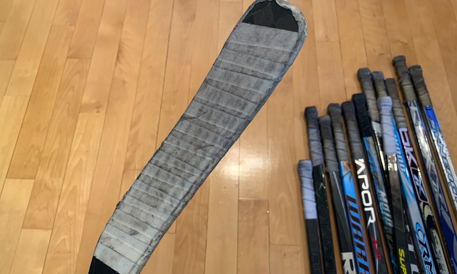 How to Tape Your Hockey Stick (The Perfect Way)